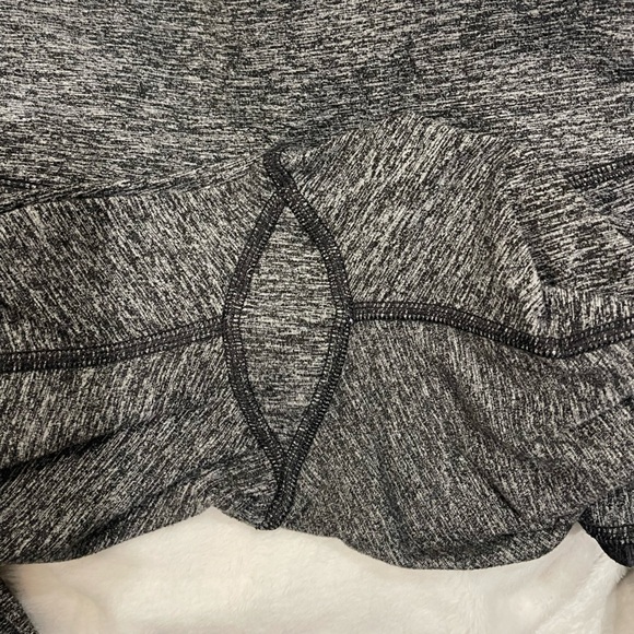 Vuori Women's Asymmetric Block Leggings Size Small - Picture 8 of 8